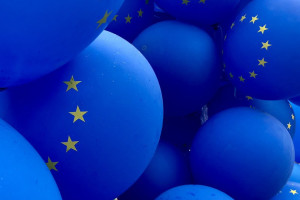 Unia Europejska chce uczynić plastikowe karty płatnicze bezpieczniejszymi