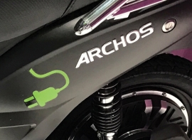 ARCHOS przedstawia Urban eScooter – składany skuter elektryczny