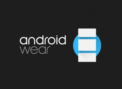 Android Wear 2.8 z czarnym motywem kolorystycznym