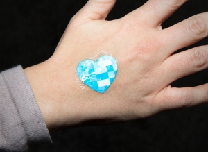 Inteligentny plaster z sensorem UV