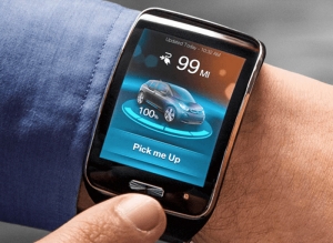 Smartwatch od BMW w roli parkingowego