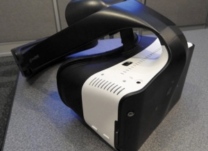 Nowy samowystarczalny hełm AR/VR od Intela