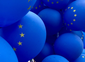 Unia Europejska chce uczynić plastikowe karty płatnicze bezpieczniejszymi